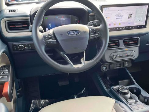 Used 2025 Ford Maverick Lariat image 2