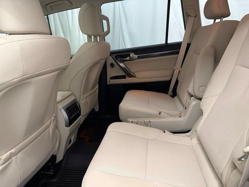 Used 2023 Lexus GX 460 Premium w/ Accessory Package AWD/4WD image 21