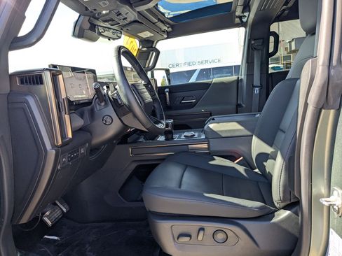 Used 2024 GMC Hummer EV 3X w/ LPO, Illumination Package image 18