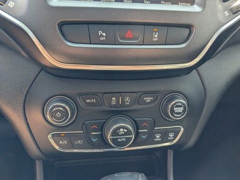 Used 2021 Jeep Cherokee Trailhawk w/ Sun, Sound & Nav Group image 13