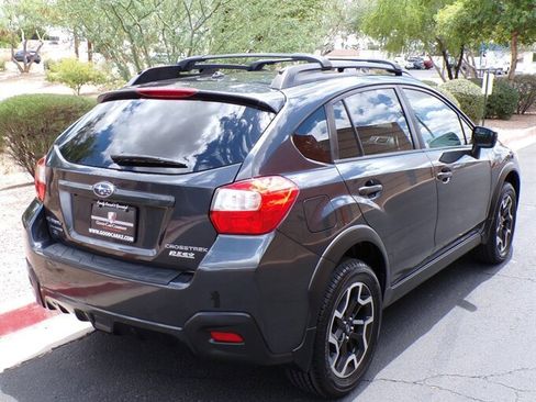 Used 2017 Subaru Crosstrek 2.0i Premium w/ Moonroof Package AWD/4WD image 6