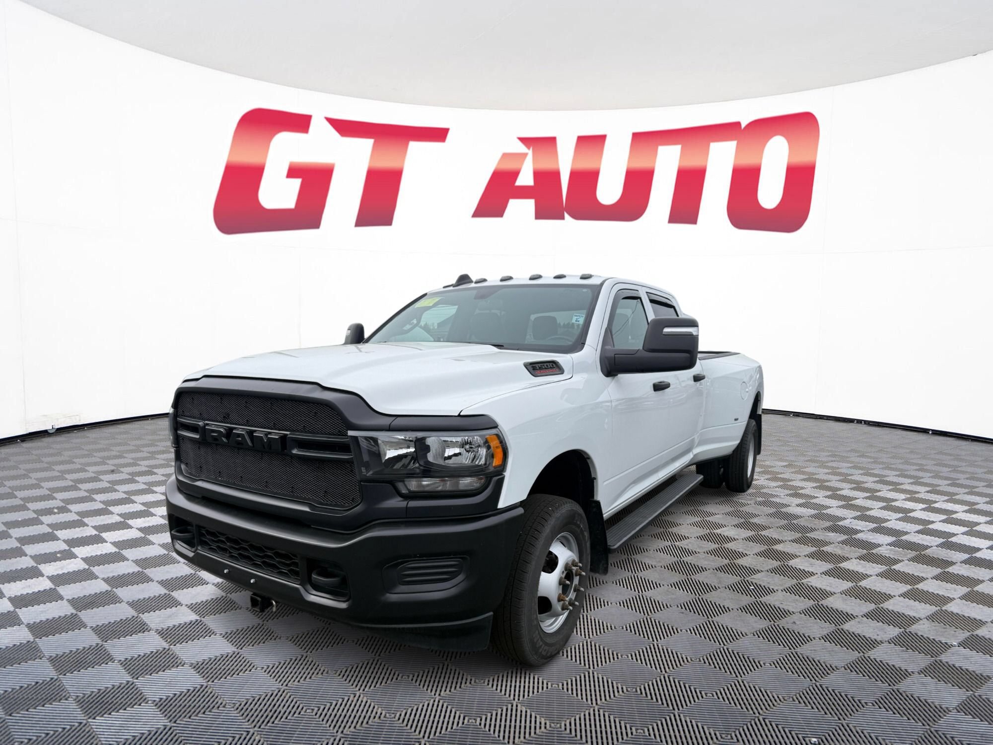 Used 2024 RAM 3500 Tradesman AWD/4WD image 3