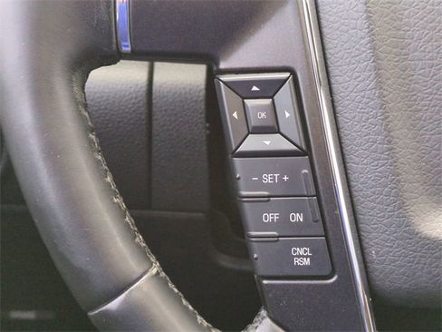 Used 2016 Lincoln Navigator Select image 25