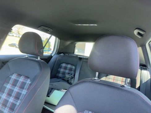 Used 2017 Volkswagen GTI Sport image 8