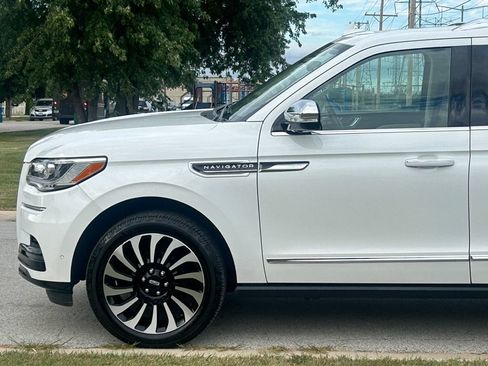 Used 2024 Lincoln Navigator Black Label AWD/4WD image 3