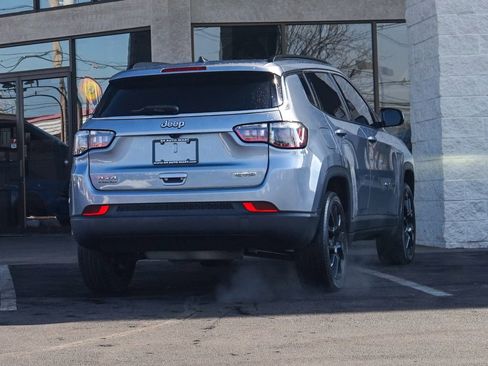 Used 2022 Jeep Compass Latitude w/ Sun and Sound Group image 3