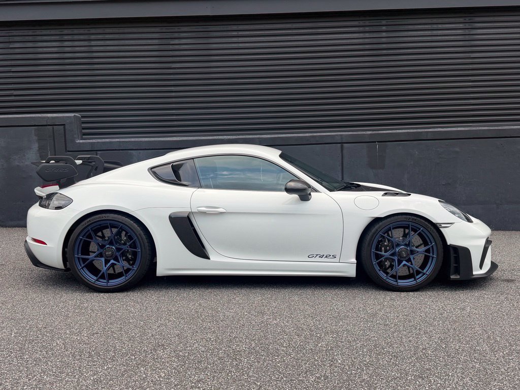 Certified 2024 Porsche 718 Cayman GT4 RS RWD image 11