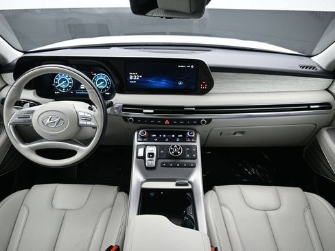 Certified 2025 Hyundai Palisade Calligraphy AWD/4WD image 12