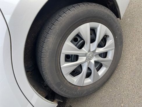 Used 2018 Toyota Corolla L image 6