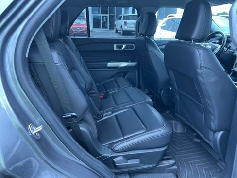 Used 2021 Ford Explorer XLT w/ Equipment Group 202A RWD image 6