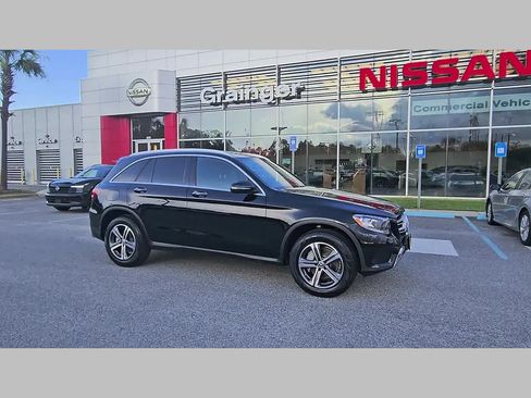 Used 2019 Mercedes-Benz GLC 300 4MATIC image 19