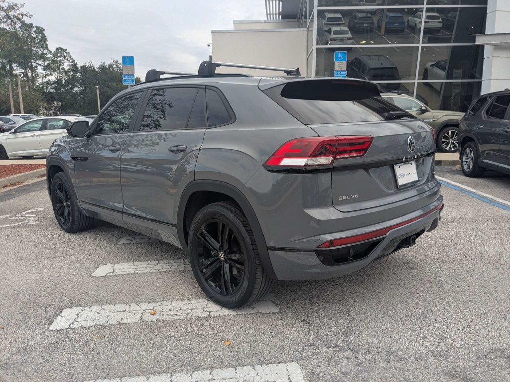 Certified 2023 Volkswagen Atlas Cross Sport SEL R-Line AWD/4WD image 4