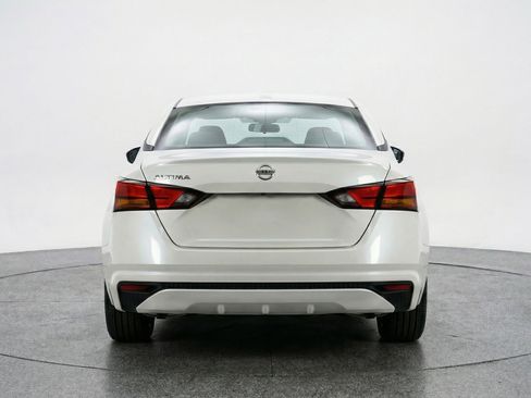 Used 2025 Nissan Altima 2.5 SV image 7