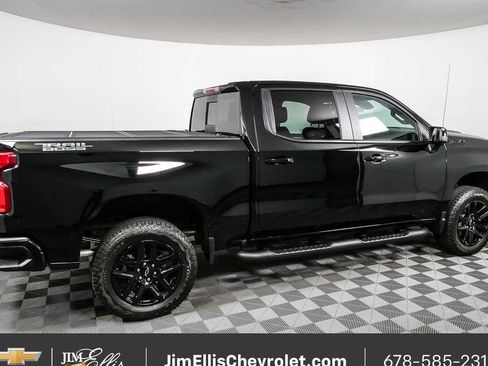 Used 2026 Chevrolet Silverado 1500 LT Trail Boss w/ LT Trail Boss Premium Package AWD/4WD image 2