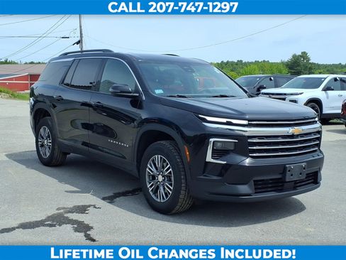 Used 2025 Chevrolet Traverse LT AWD/4WD image 3