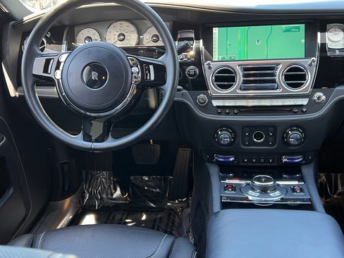 Used 2017 Rolls-Royce Ghost RWD image 15