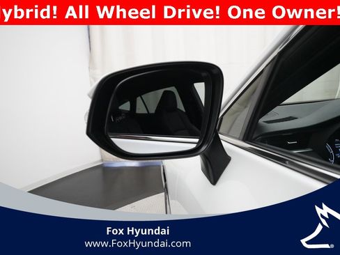 Used 2024 Toyota Venza XLE image 25