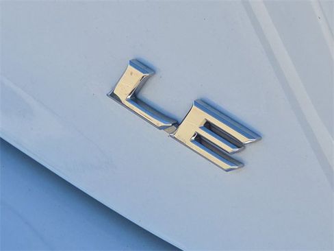 Used 2025 Toyota Camry LE image 10