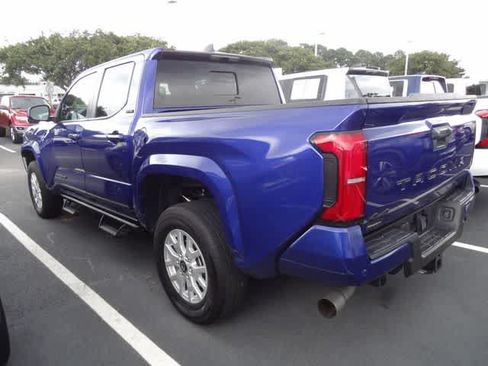 Used 2024 Toyota Tacoma SR5 AWD/4WD image 5