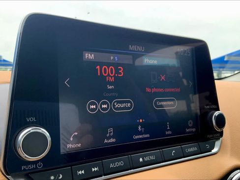 Used 2021 Nissan Sentra SV w/ SV Premium Package image 35