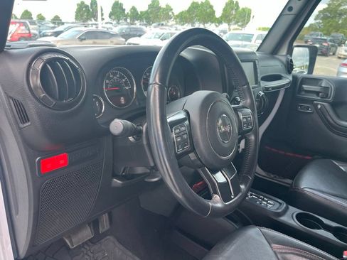 Used 2018 Jeep Wrangler Unlimited Rubicon AWD/4WD image 12