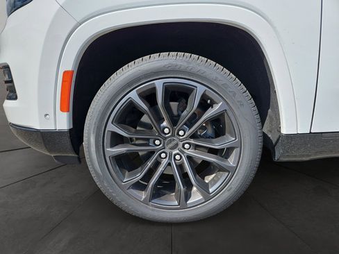 Used 2024 Jeep Grand Wagoneer Series III w/ Quick Order Packagew 28T image 14