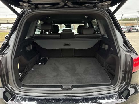 Used 2025 Mercedes-Benz GLB 250 4MATIC image 8