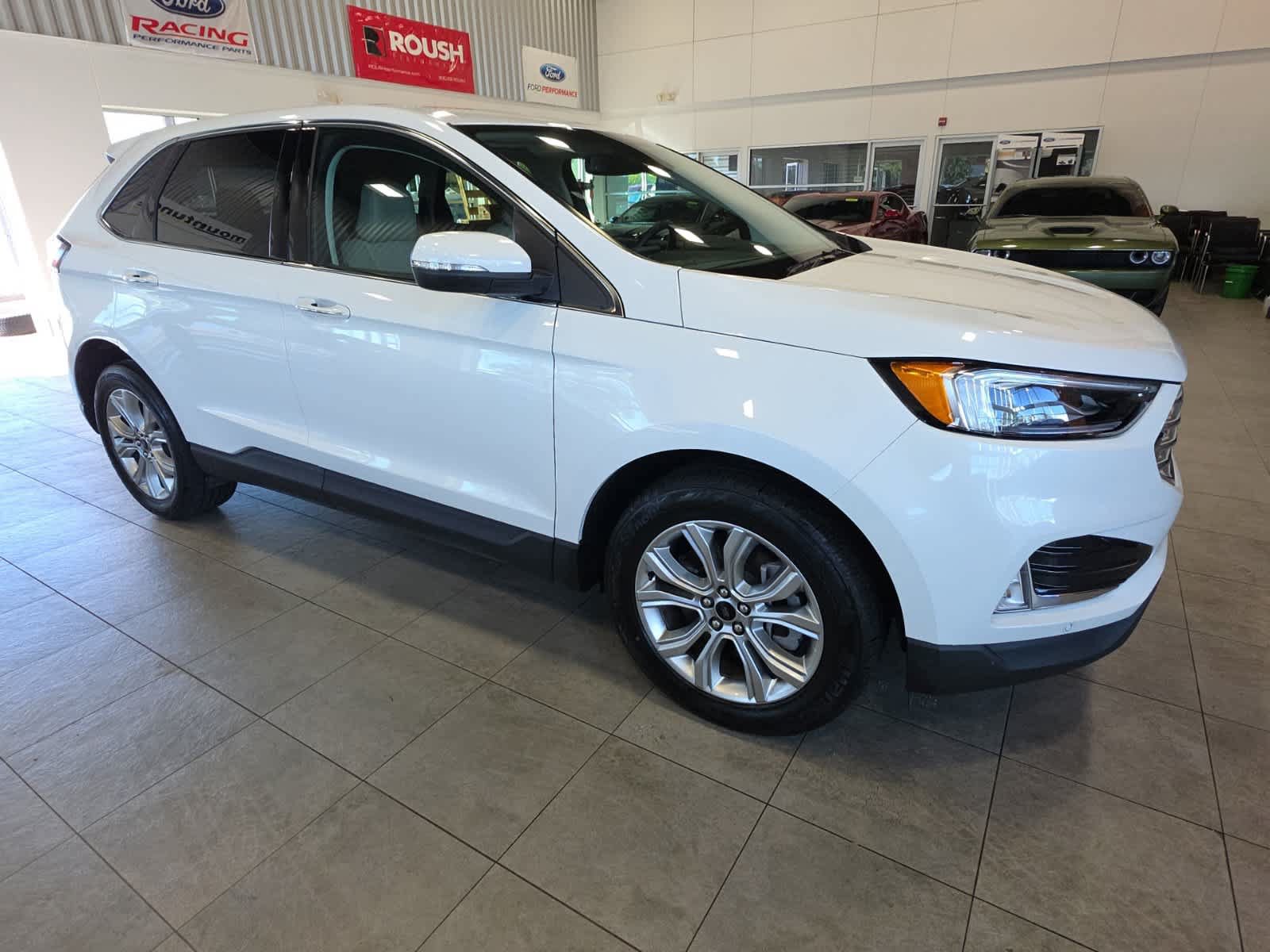 Used 2024 Ford Edge Titanium w/ Equipment Group 301A AWD/4WD image 4