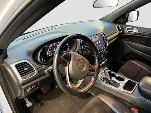 Used 2021 Jeep Grand Cherokee Laredo X image 9