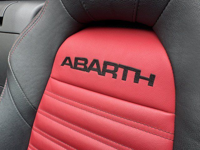 Used 2019 FIAT 124 Spider Abarth w/ Visibility Group RWD image 23