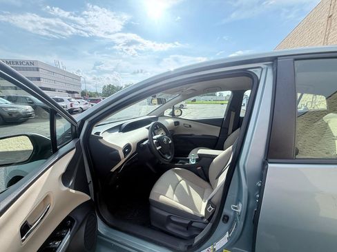 Used 2016 Toyota Prius Two FWD image 10