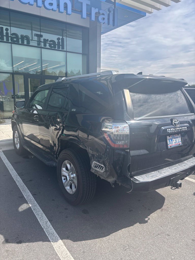 Used 2017 Toyota 4Runner SR5 AWD/4WD image 8