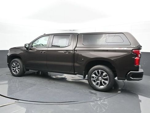 Used 2020 Chevrolet Silverado 1500 RST w/ RST Value Package AWD/4WD image 8