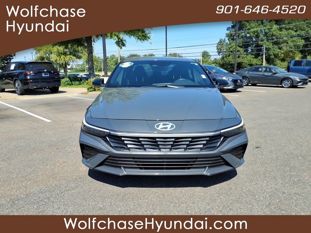 Certified 2025 Hyundai Elantra Sport FWD image 8