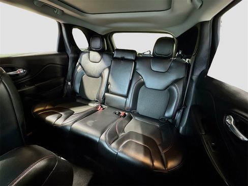 Used 2020 Jeep Cherokee Trailhawk w/ Comfort/Convenience Group image 16