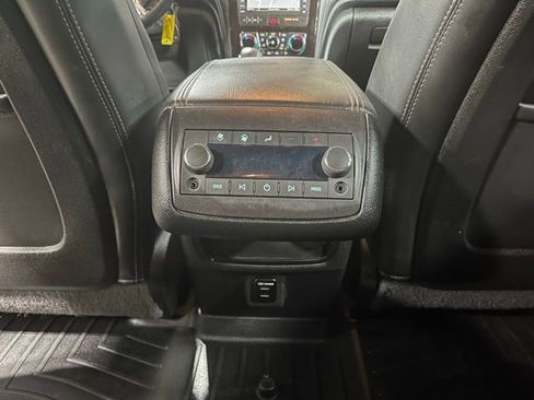 Used 2015 Chevrolet Traverse LT image 25