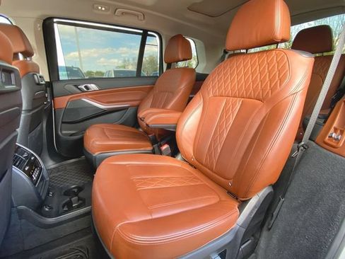 Used 2022 BMW X7 xDrive40i w/ Premium Package AWD/4WD image 25