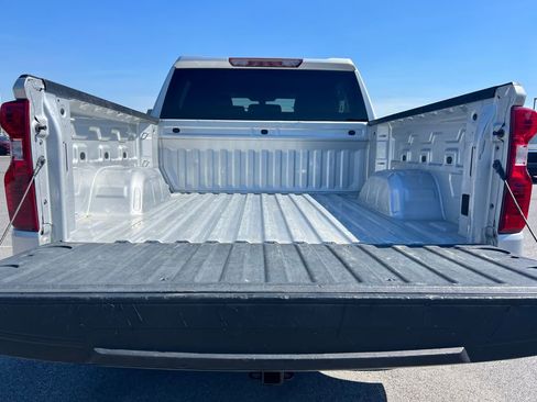Used 2022 Chevrolet Silverado 1500 LT AWD/4WD image 20