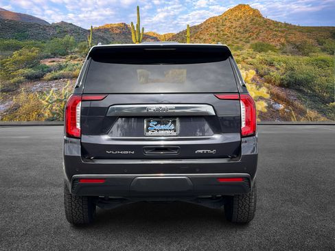 Used 2024 GMC Yukon AT4 w/ AT4 Premium Package AWD/4WD image 9