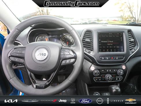 Used 2023 Jeep Cherokee Altitude Lux image 13