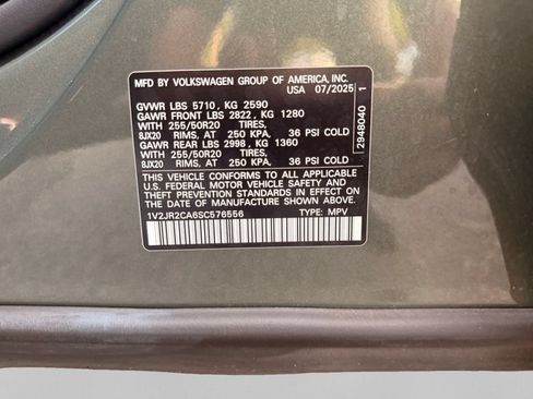 Used 2025 Volkswagen Atlas SE FWD image 37