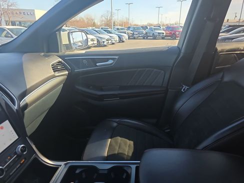 Certified 2024 Ford Edge ST-Line image 34