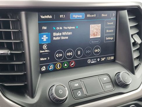 Used 2023 GMC Acadia AT4 w/ Preferred Package image 17