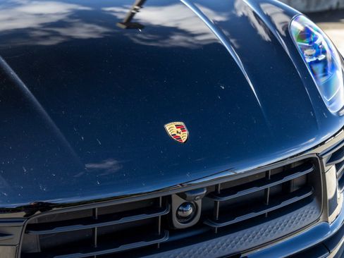 Certified 2025 Porsche Macan image 15