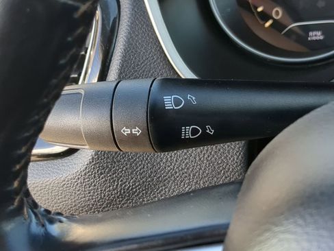 Used 2020 Jeep Compass Limited image 28