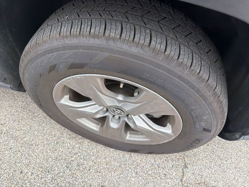 Used 2024 Toyota RAV4 XLE image 4