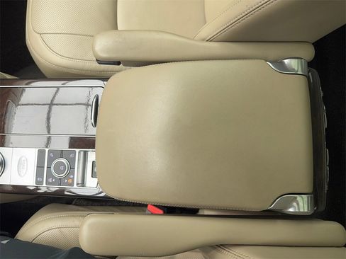 Used 2020 Land Rover Range Rover HSE image 38