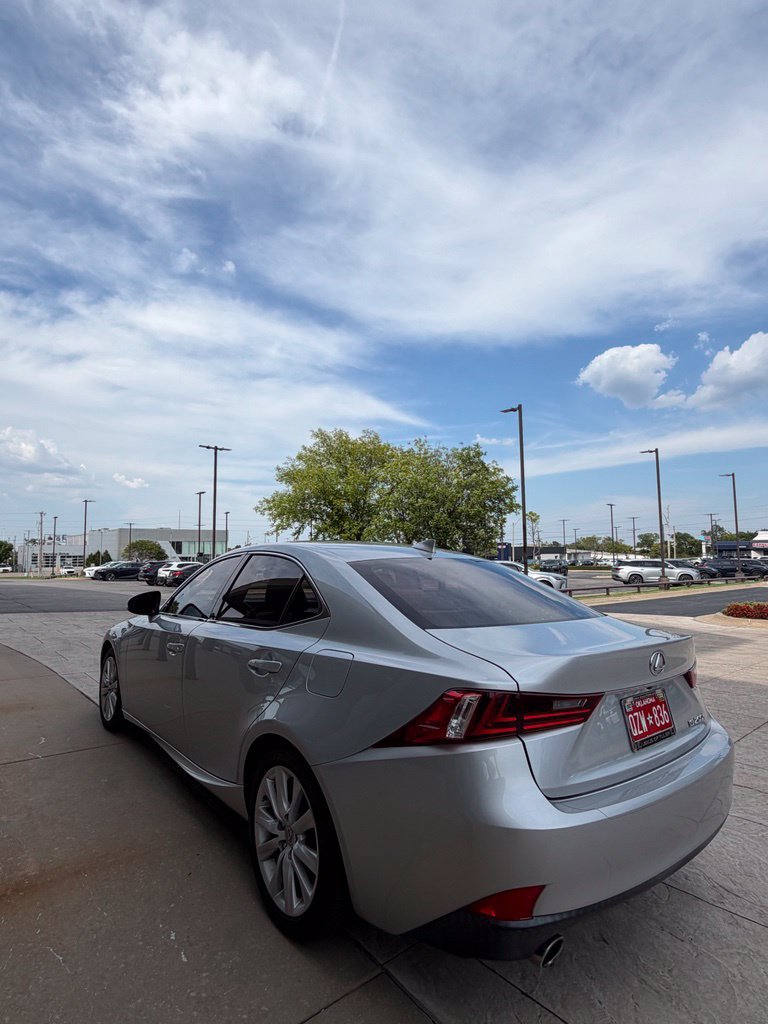 Used 2016 Lexus IS 200t RWD image 4