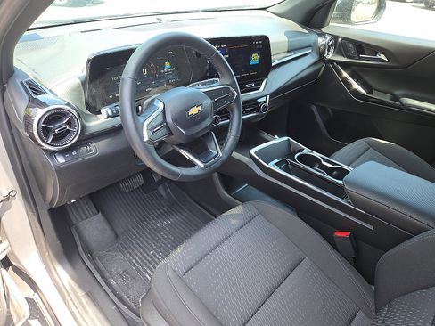 Used 2025 Chevrolet Equinox LT AWD/4WD image 15