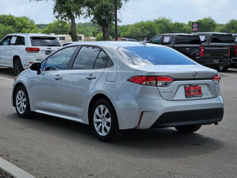 Used 2025 Toyota Corolla LE FWD image 3